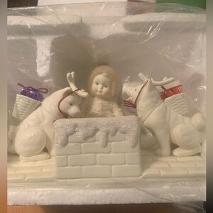 Snowbabies “Santa helpers”